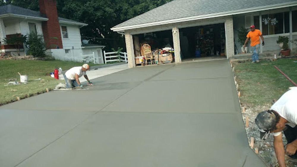 Freshly poured concrete driveway in Raytown, MO